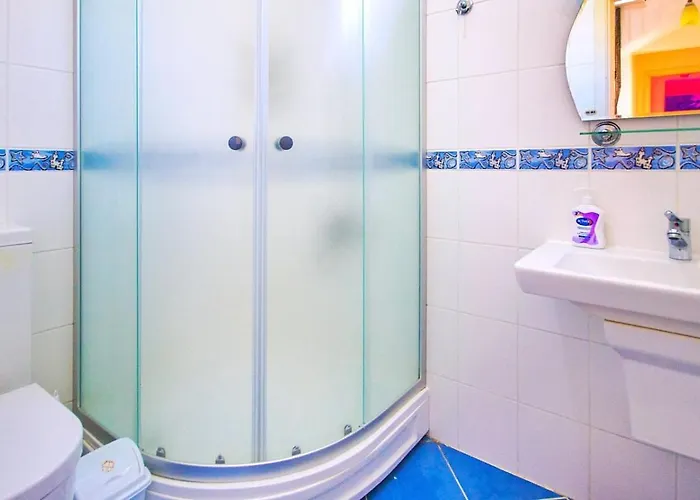 Calis 3 Bedroom With Private Pool Hot Tub