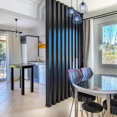 Calis 3 Bedroom With Private Pool Hot Tub