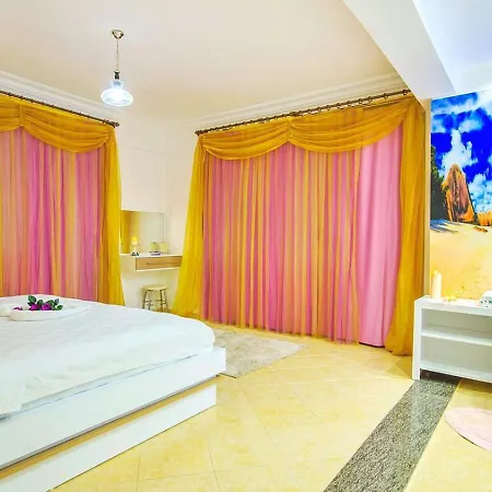 Calis 3 Bedroom With Private Pool Hot Tub