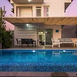 Calis 3 Bedroom With Private Pool Hot Tub Fethiye