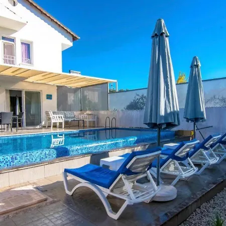 Villa Calis 3 Bedroom With Private Pool Hot Tub *