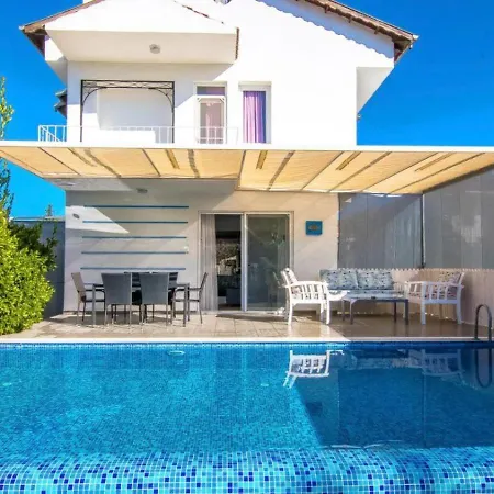 Villa Calis 3 Bedroom With Private Pool Hot Tub *