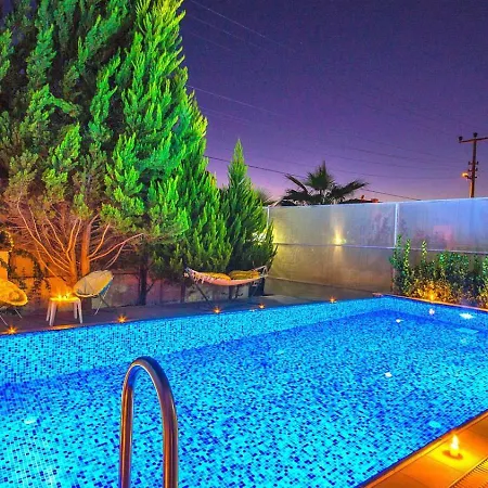 Calis 3 Bedroom With Private Pool Hot Tub * フェティエ