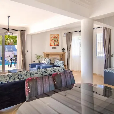 çalış 3 Bedroom With Private Pool Hot Tub Fethiye
