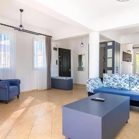 Calis 3 Bedroom With Private Pool Hot Tub