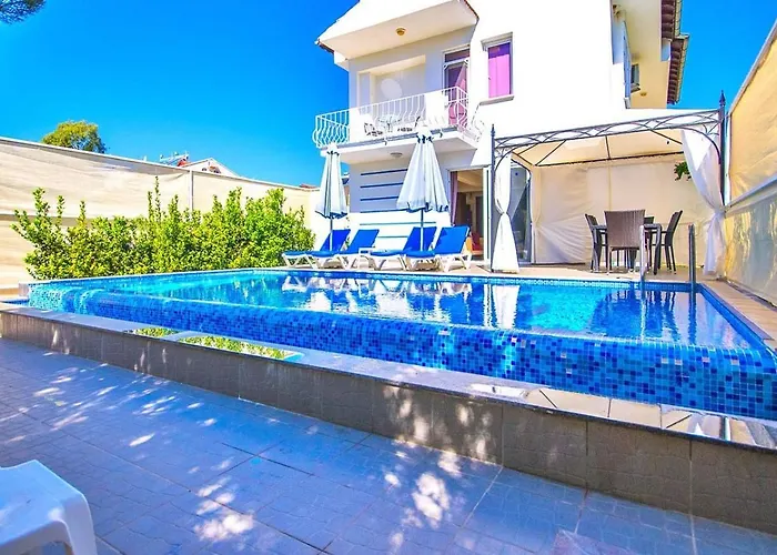 Calis 3 Bedroom With Private Pool Hot Tub Villa
