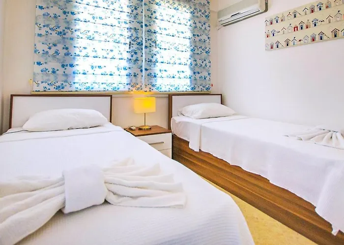 Calis 3 Bedroom With Private Pool Hot Tub Vilă Fethiye